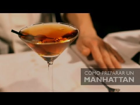 Cómo hacer un trago Manhattan.