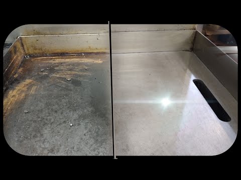 Cómo limpiar una plancha de cocina muy sucia